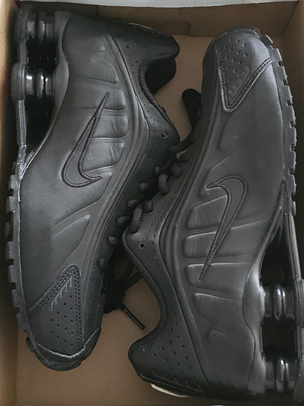 Nike Shox R4 "Triple Black" Women's Size 5.5 New in box (No lid)